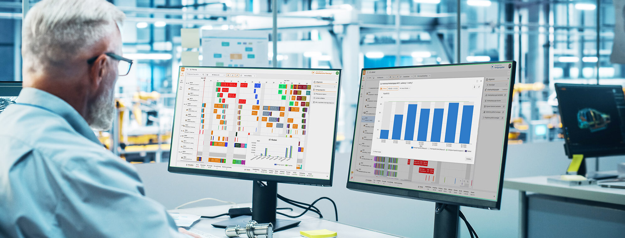 Produktionsplaner schaut auf Monito, aud dem Gantt-Diagramme zu sehen sind